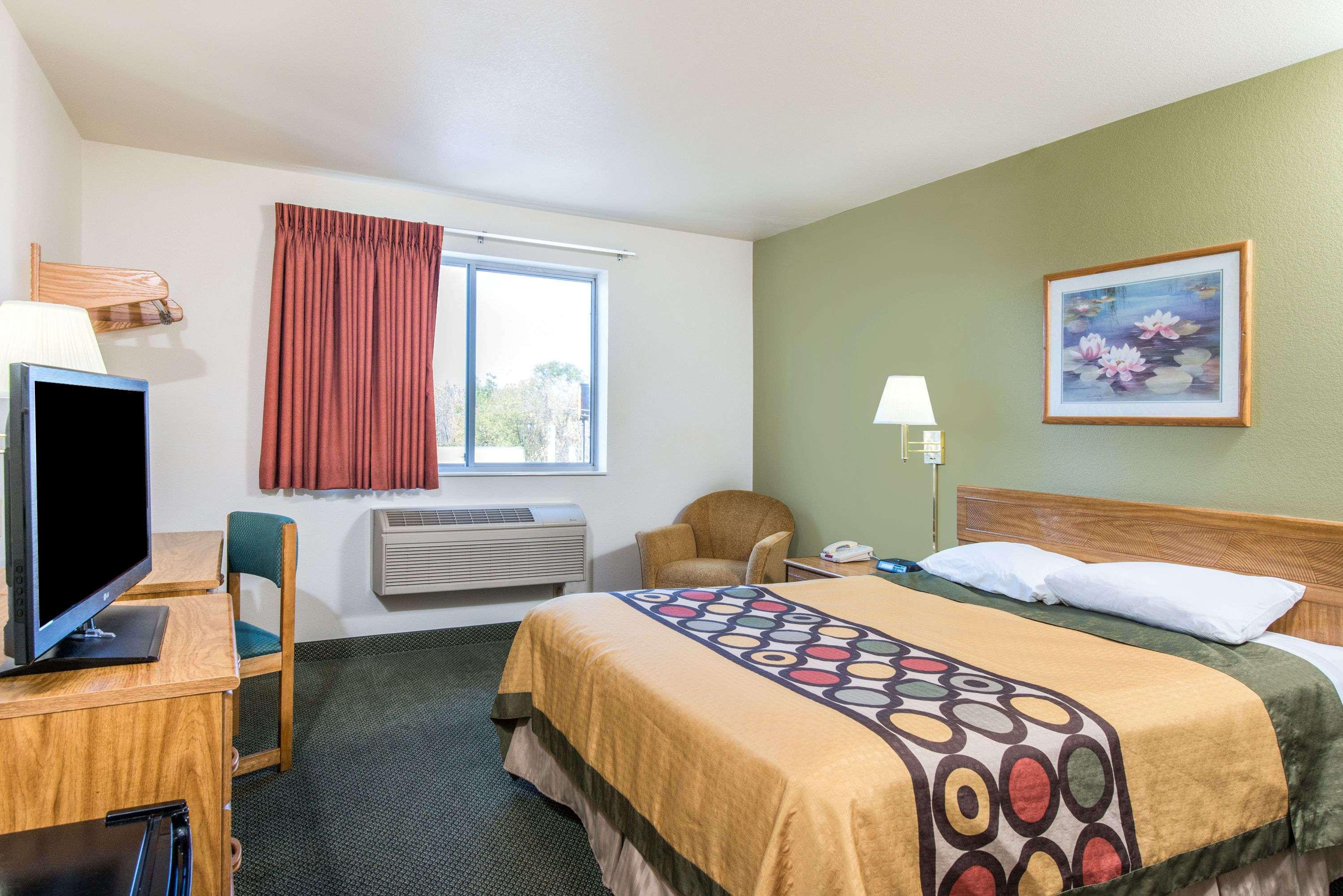 Hotel Super 8 By Wyndham West Middlesex/Sharon Area Exteriér fotografie