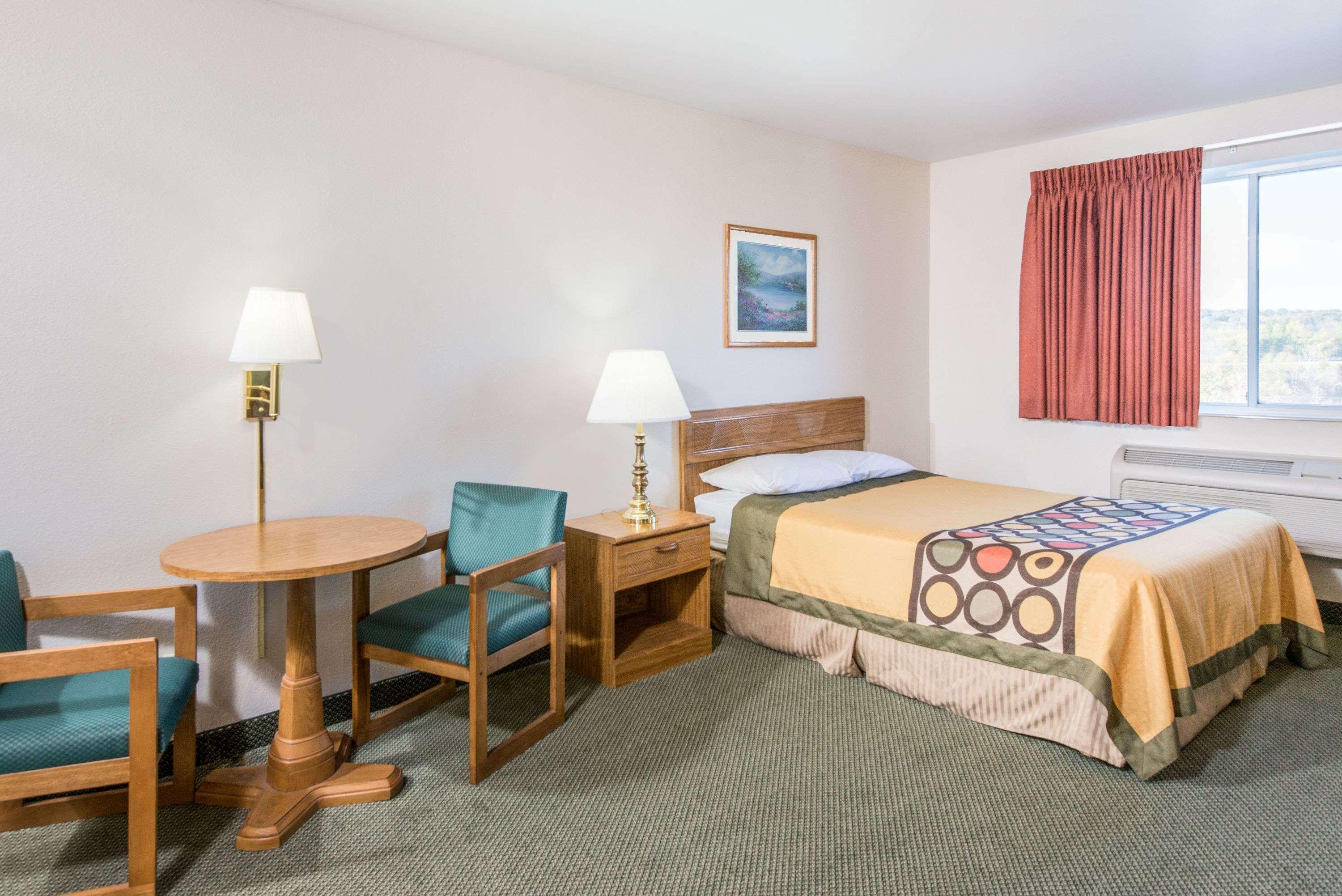 Hotel Super 8 By Wyndham West Middlesex/Sharon Area Exteriér fotografie